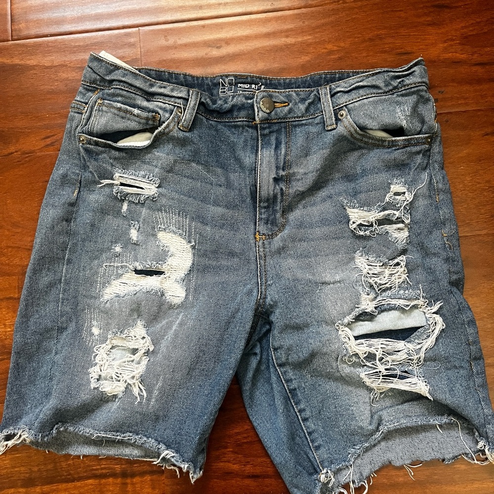 No Boundaries Distressed Size 13 Jean Shorts